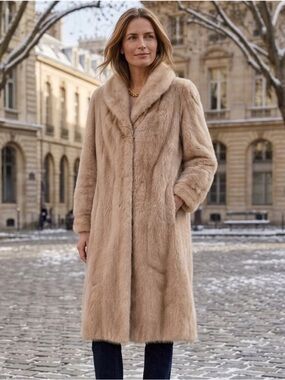 Eaton’s FUR SALON Vintage Mink Fur Coat 
Excellent condition
Medium